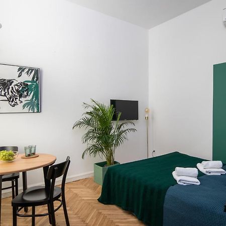 Barbacan Suites - Old Town Apartments - By Upstairs كراكوفيا المظهر الخارجي الصورة