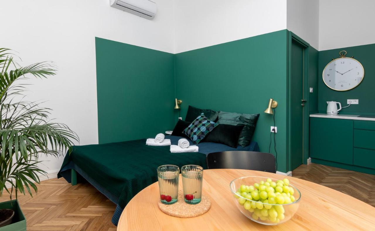 Barbacan Suites - Old Town Apartments - By Upstairs كراكوفيا المظهر الخارجي الصورة