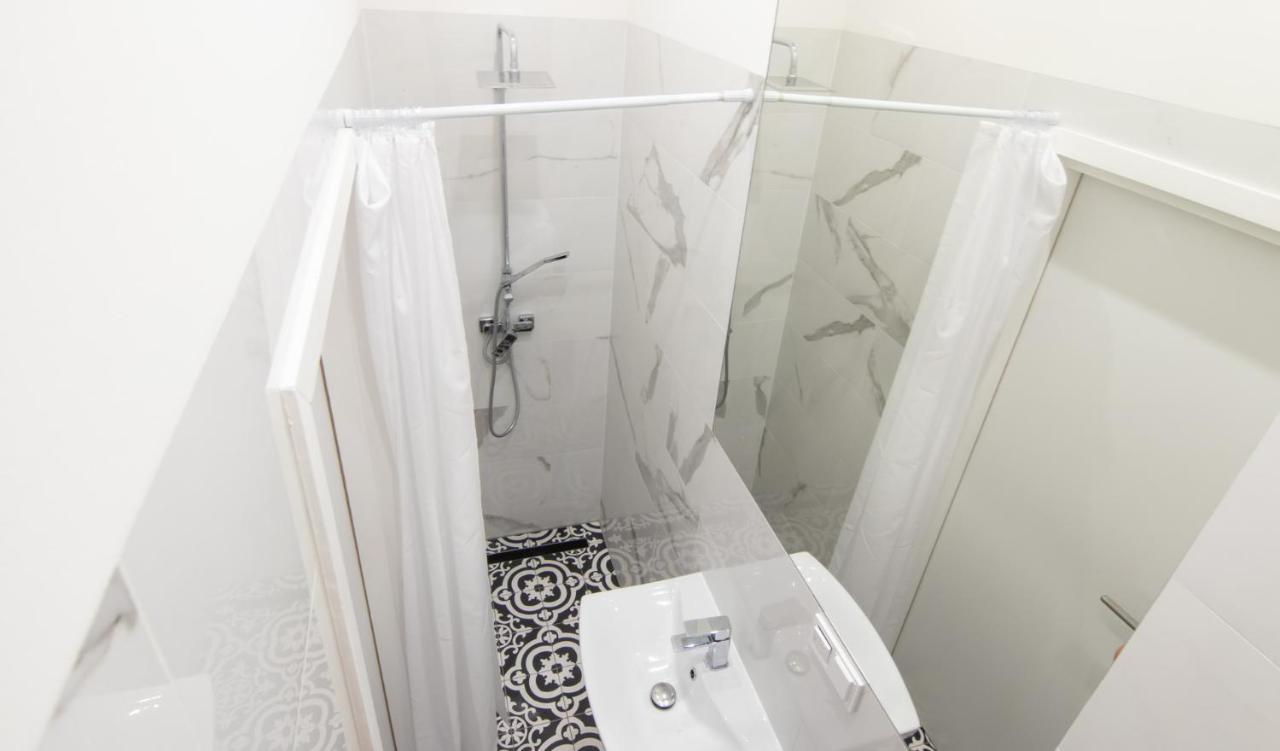 Barbacan Suites - Old Town Apartments - By Upstairs كراكوفيا المظهر الخارجي الصورة